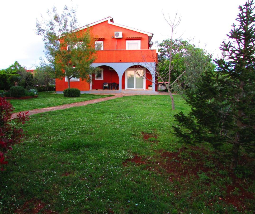 Apartman Perci Vrh Tar-Vabriga Exteriér fotografie